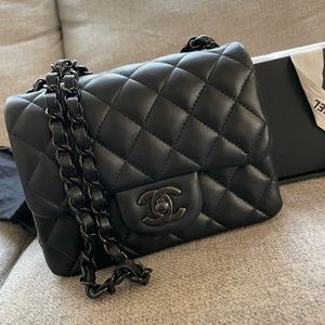 SOLD!!Chanel classic mini flap